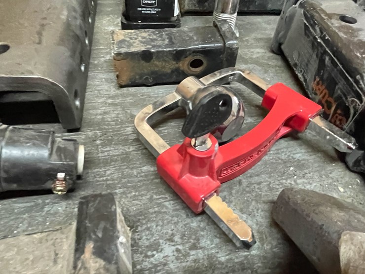 #9209-•-lot-of-trailer-attachments-image-25