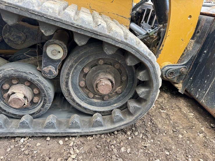 2015-caterpillar-257d-image-21