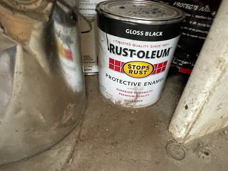#9227-•-lot-of-paint-and-other-liquids-image-7