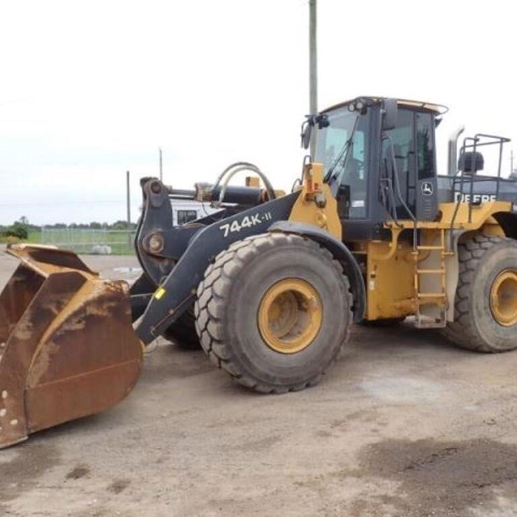 2018 DEERE 744K