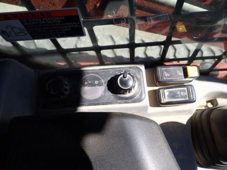 2023-kubota-svl75-3-image-16