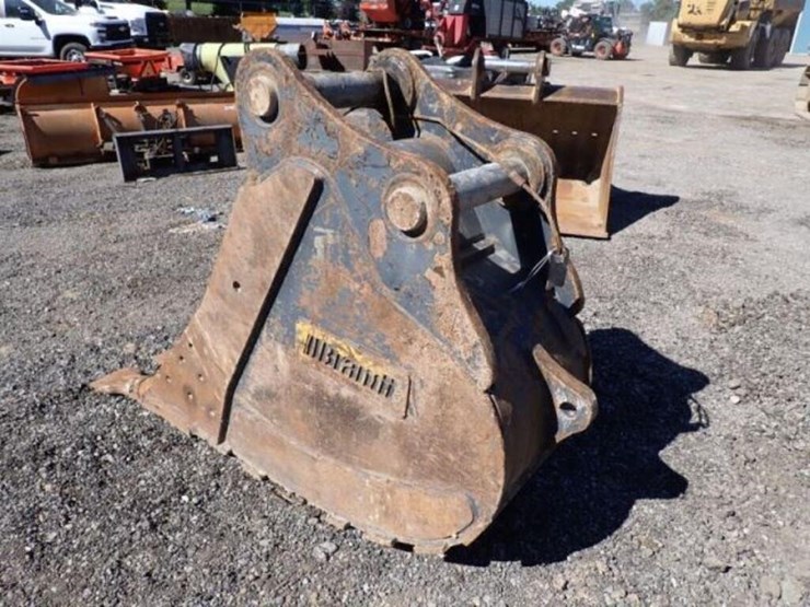 2025-deere-250g-lc-image-6