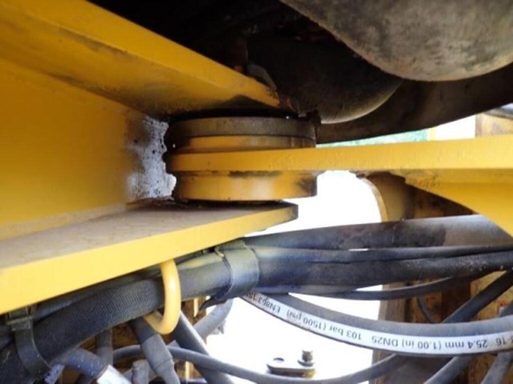 2014-deere-544k-image-48