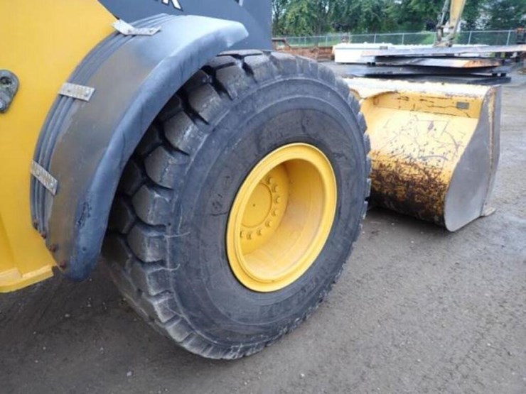 2014-deere-544k-image-52