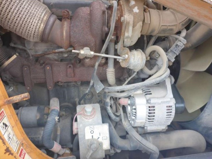 2012-case-580sn-wt-image-26