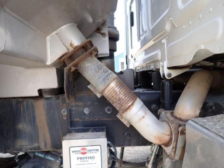 2024-western-star-49x-image-67