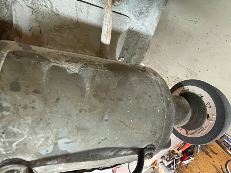 #9210-•-bench-grinder,-face-shield-and-extra-wheel-image-9