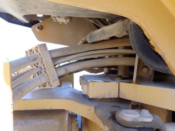 2011-caterpillar-cs44-image-30