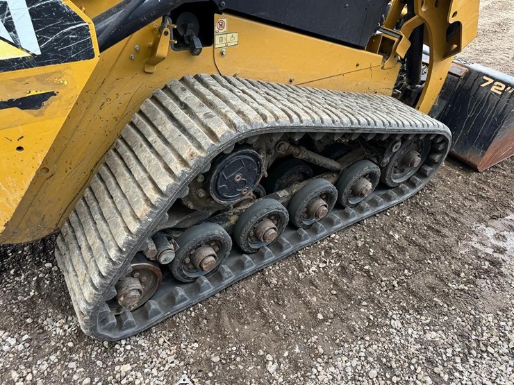 2015-caterpillar-257d-image-18
