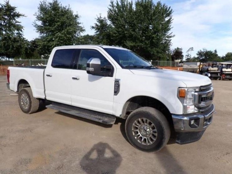 2020-ford-f250-xlt-image-3