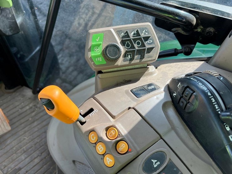 2022-john-deere-5125r-image-24