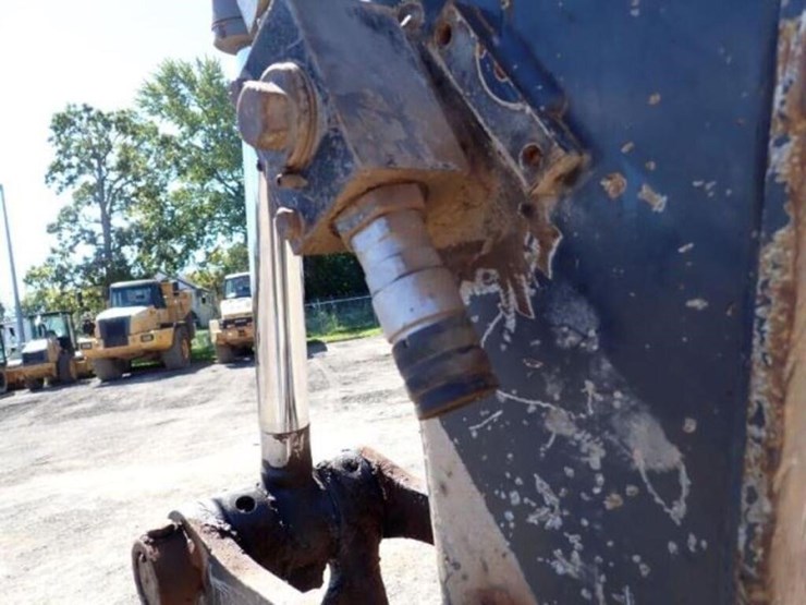 2014-deere-85g-image-25