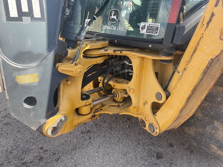 #9150-•-backhoe-loader-image-28