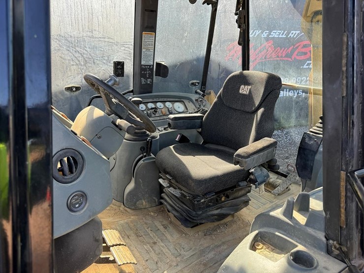 caterpillar-420d-image-21