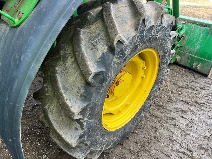 2022-john-deere-5125r-image-18