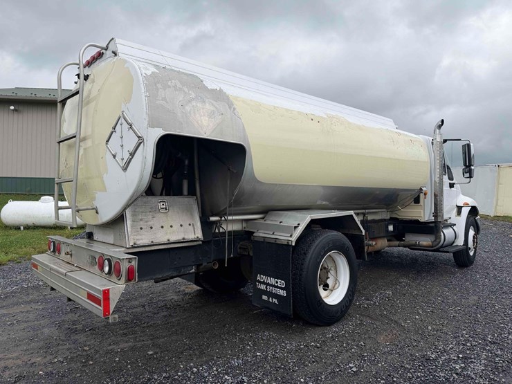 2004-international-durastar-4300-image-5