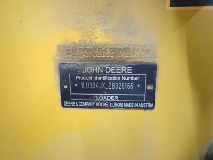 2011-deere-304j-image-4