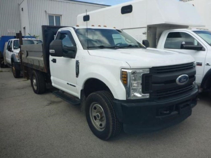 2019-ford-f350-xl-image-1