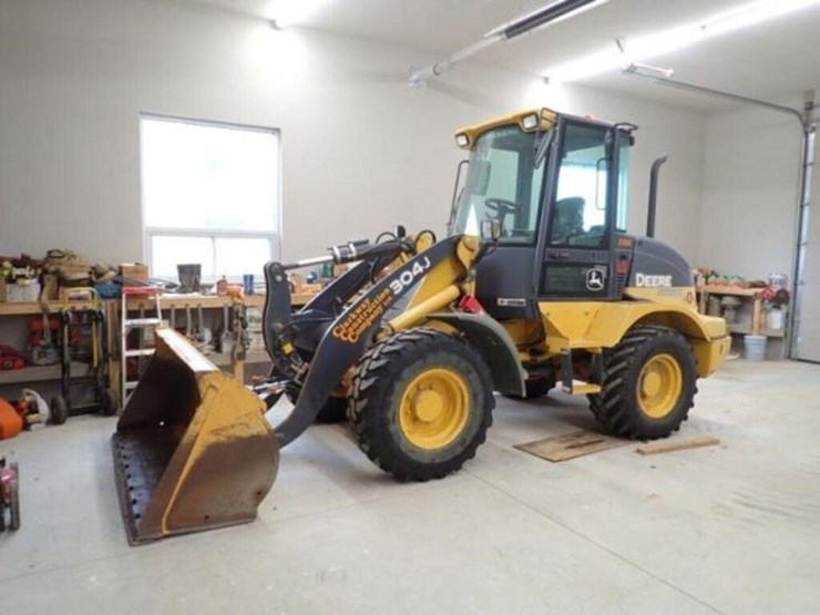 2011-deere-304j-image-1