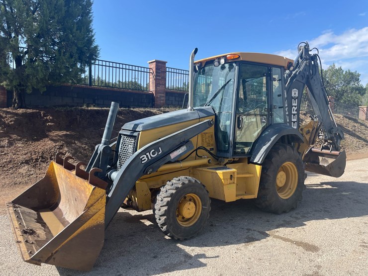 #9150-•-backhoe-loader-image-1