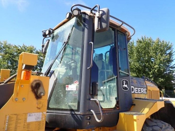 2015-deere-544k-image-22