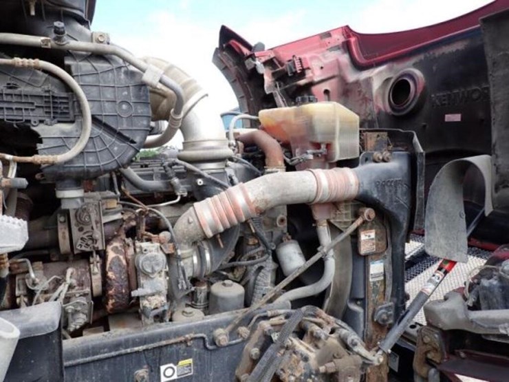 2016-kenworth-t880-image-32