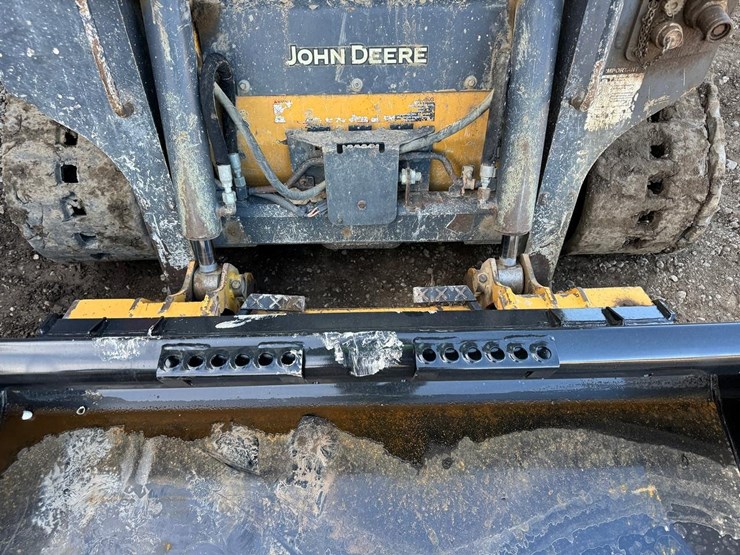 deere-317g-image-11
