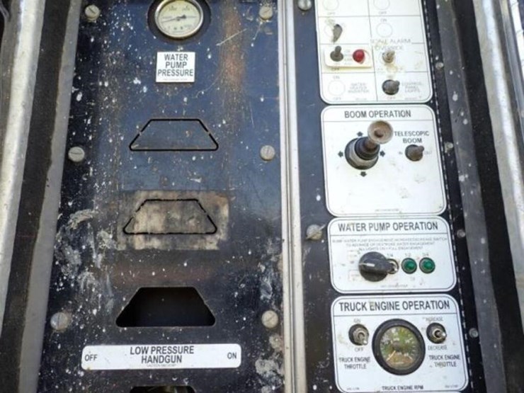 2015-freightliner-114sd-image-48