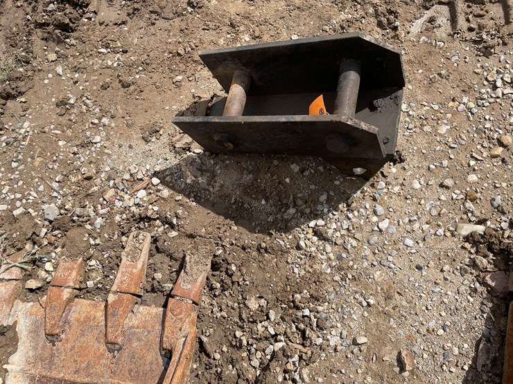 #9174-•-excavator-attachment-for-auger-image-1