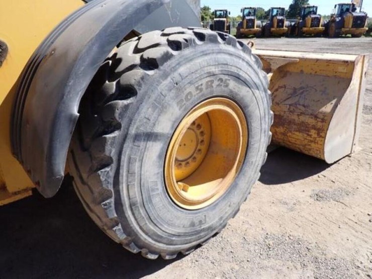 2015-deere-544k-image-54