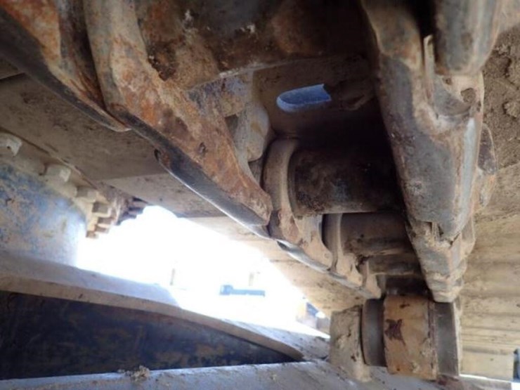 2014-deere-350g-lc-image-55