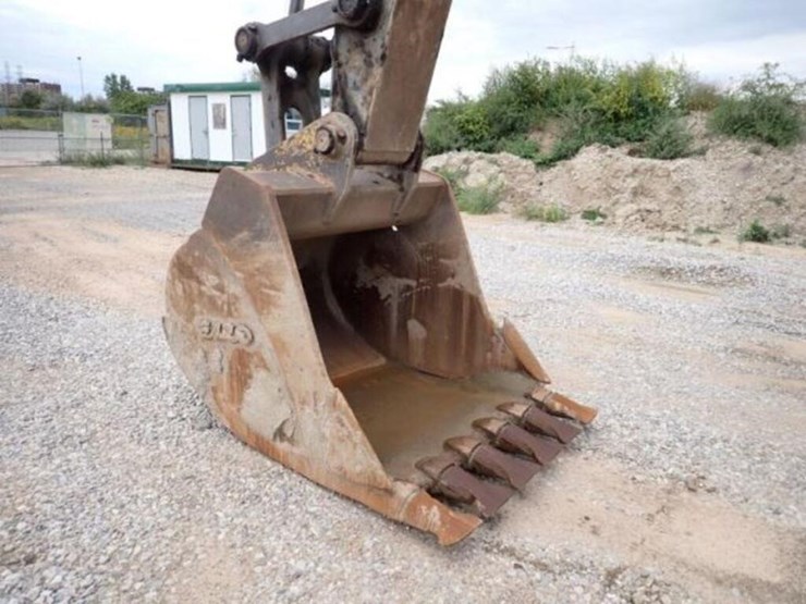 2012-deere-350g-lc-image-12