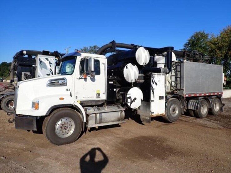 2018-western-star-4700sb-image-1