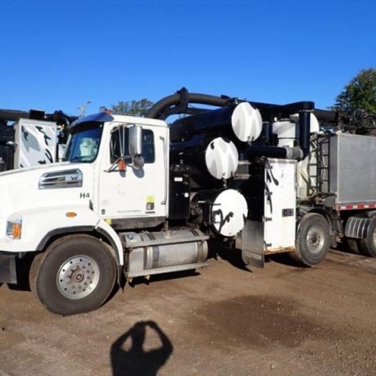2018 WESTERN STAR 4700SB