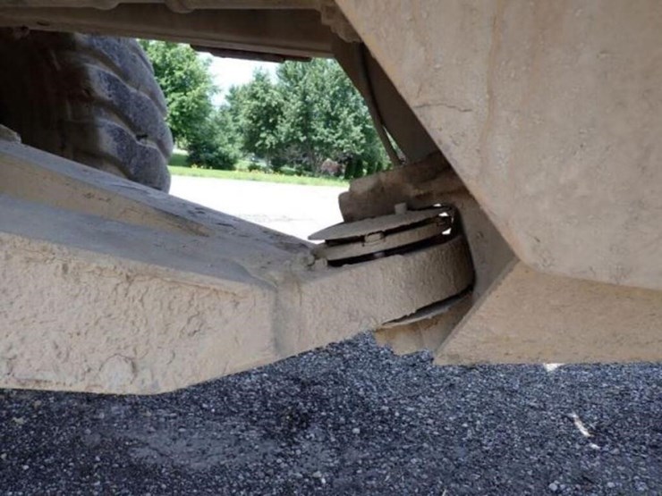 2009-caterpillar-725-image-59