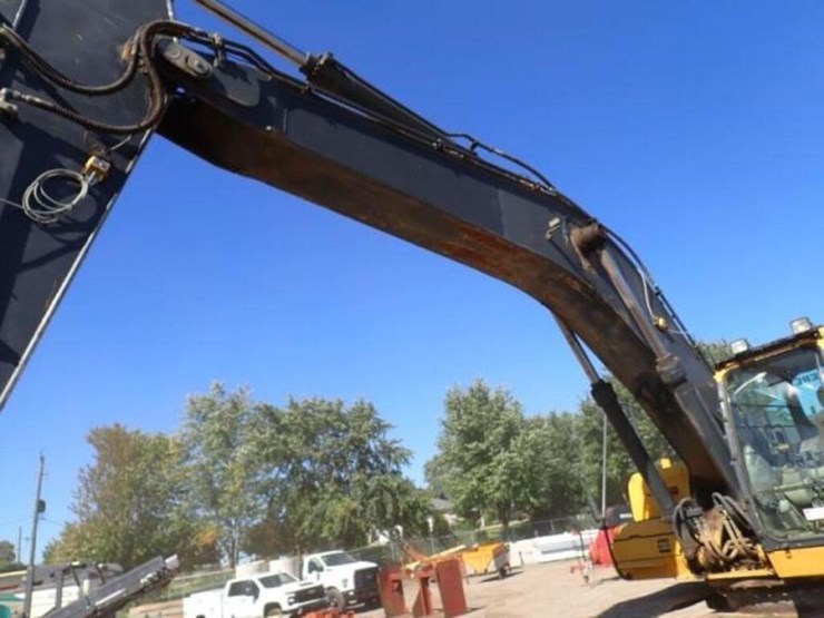 2014-deere-350g-lc-image-28