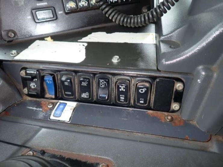 2014-mack-mru613-image-19
