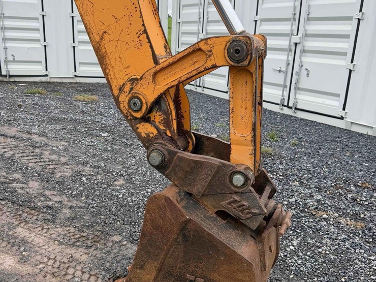 2013-case-580n-image-21
