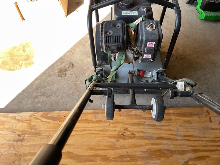 #9161-•-central-machinery-plate-compactor-image-6