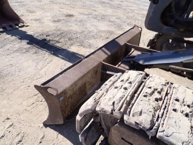 2014-deere-85g-image-33