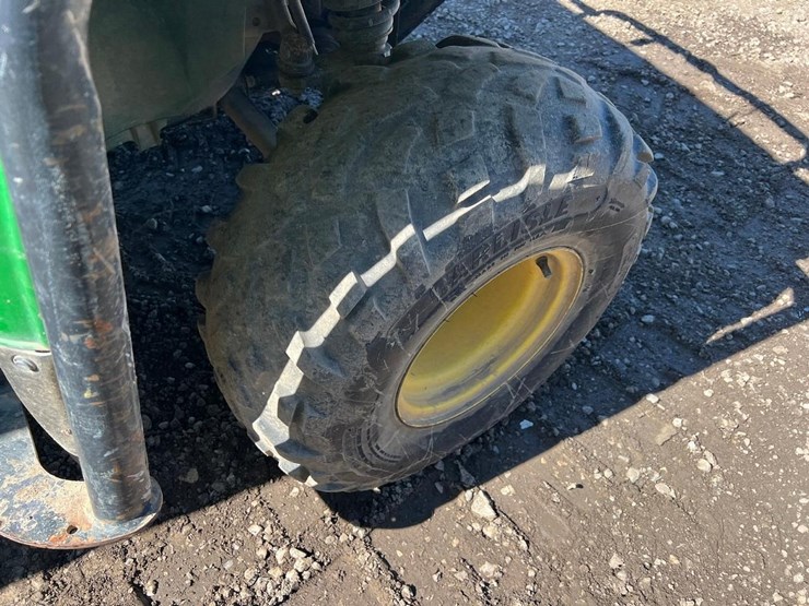 john-deere-gator-image-15