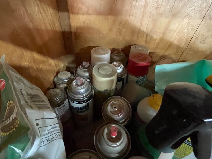 #9228-•-lot-of-liquids-image-7