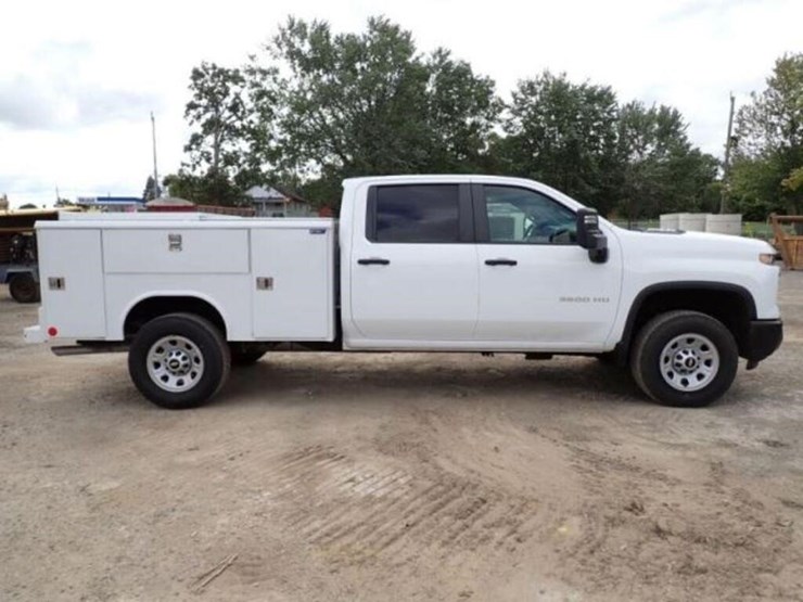 2024-chevrolet-silverado-3500hd-image-4
