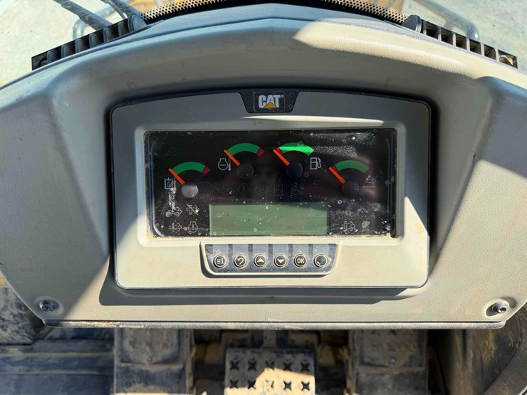 caterpillar-953k-image-32