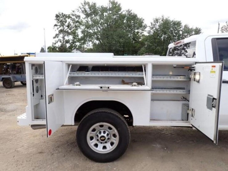 2024-chevrolet-silverado-3500hd-image-46