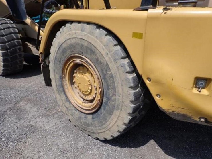 2009-caterpillar-725-image-61