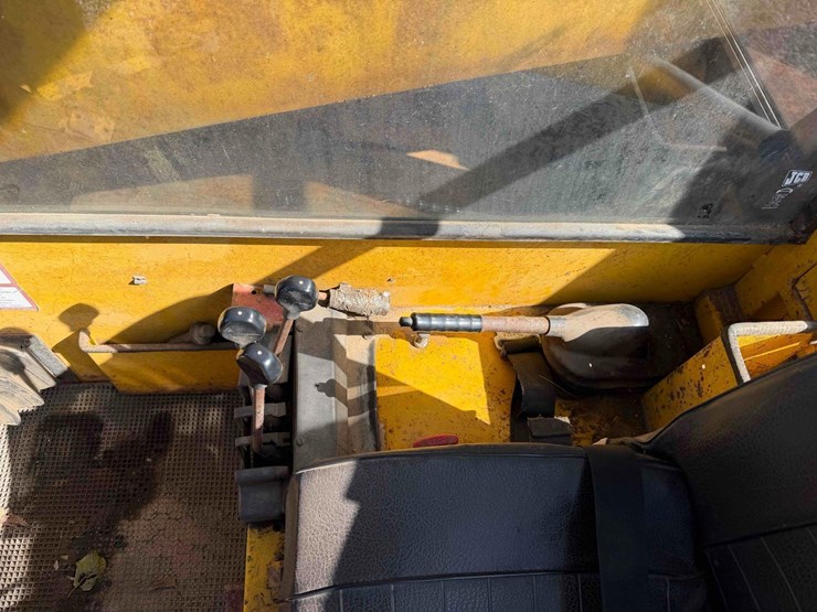 jcb-520m-image-22