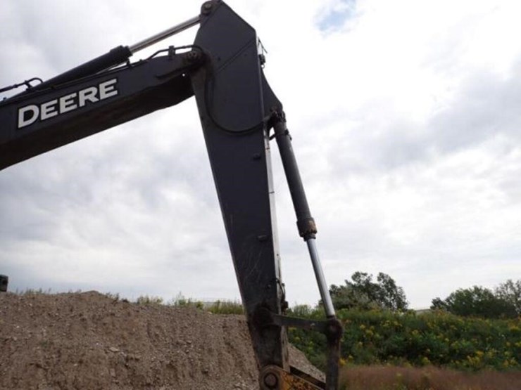 2012-deere-350g-lc-image-17