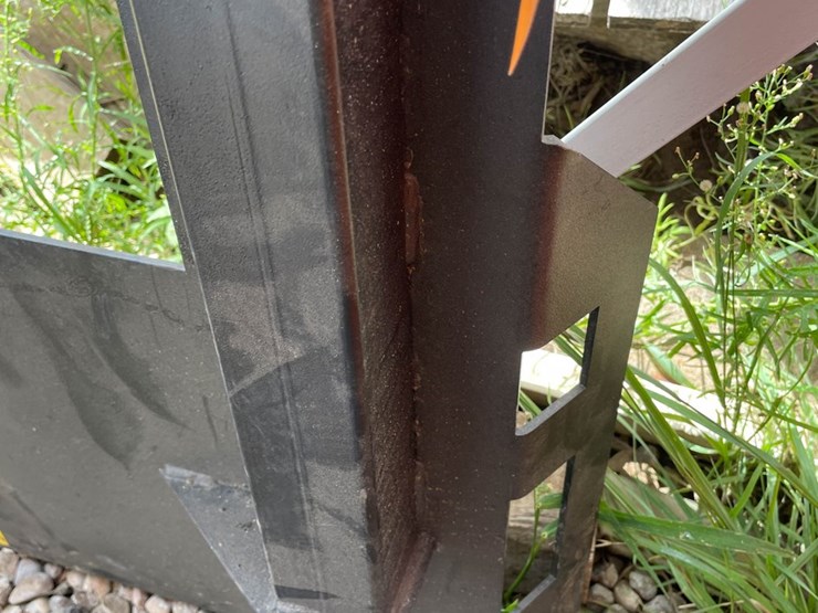#9184-•-vevor-skid-steer-hitch-plate-image-3