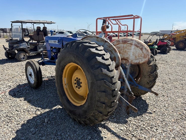 ford-tractor-image-4